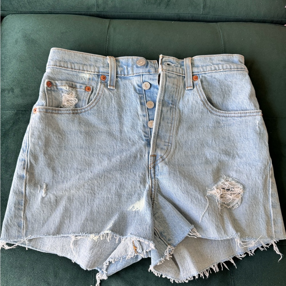 Levi Jean shorts brand new! Size 27